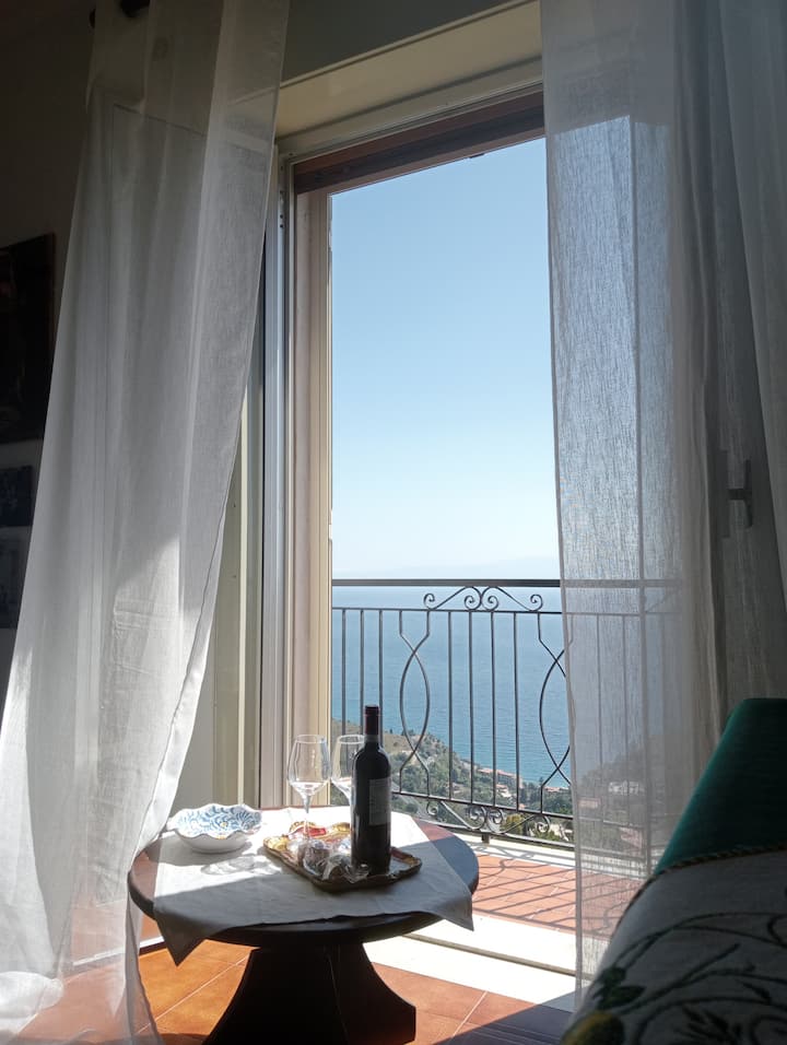 johnny and Mary's house Taormina