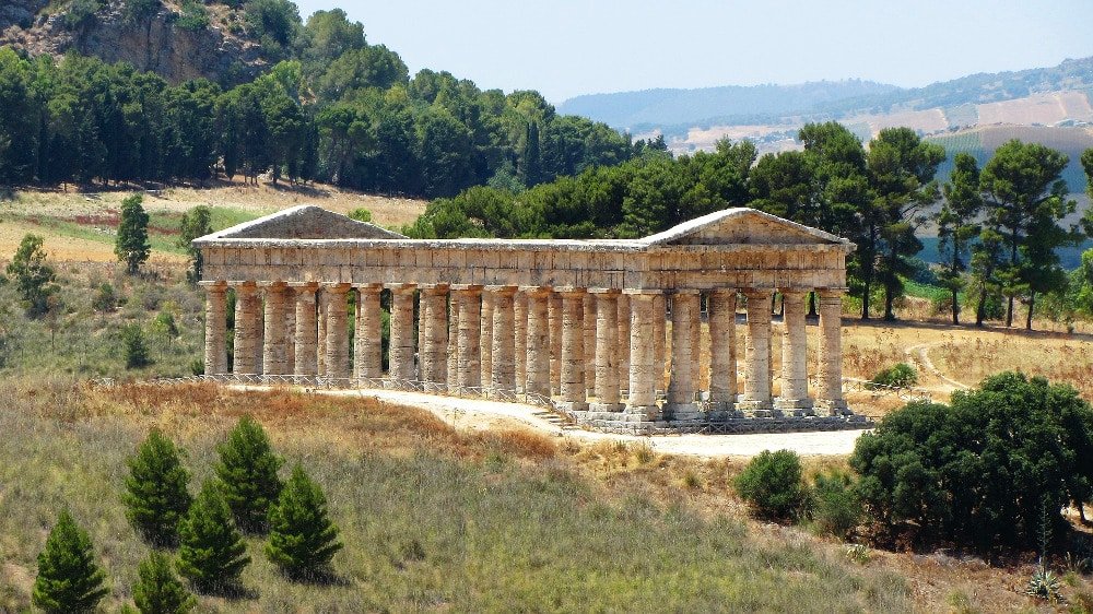 Temple dorique de Segesta sur sa colline